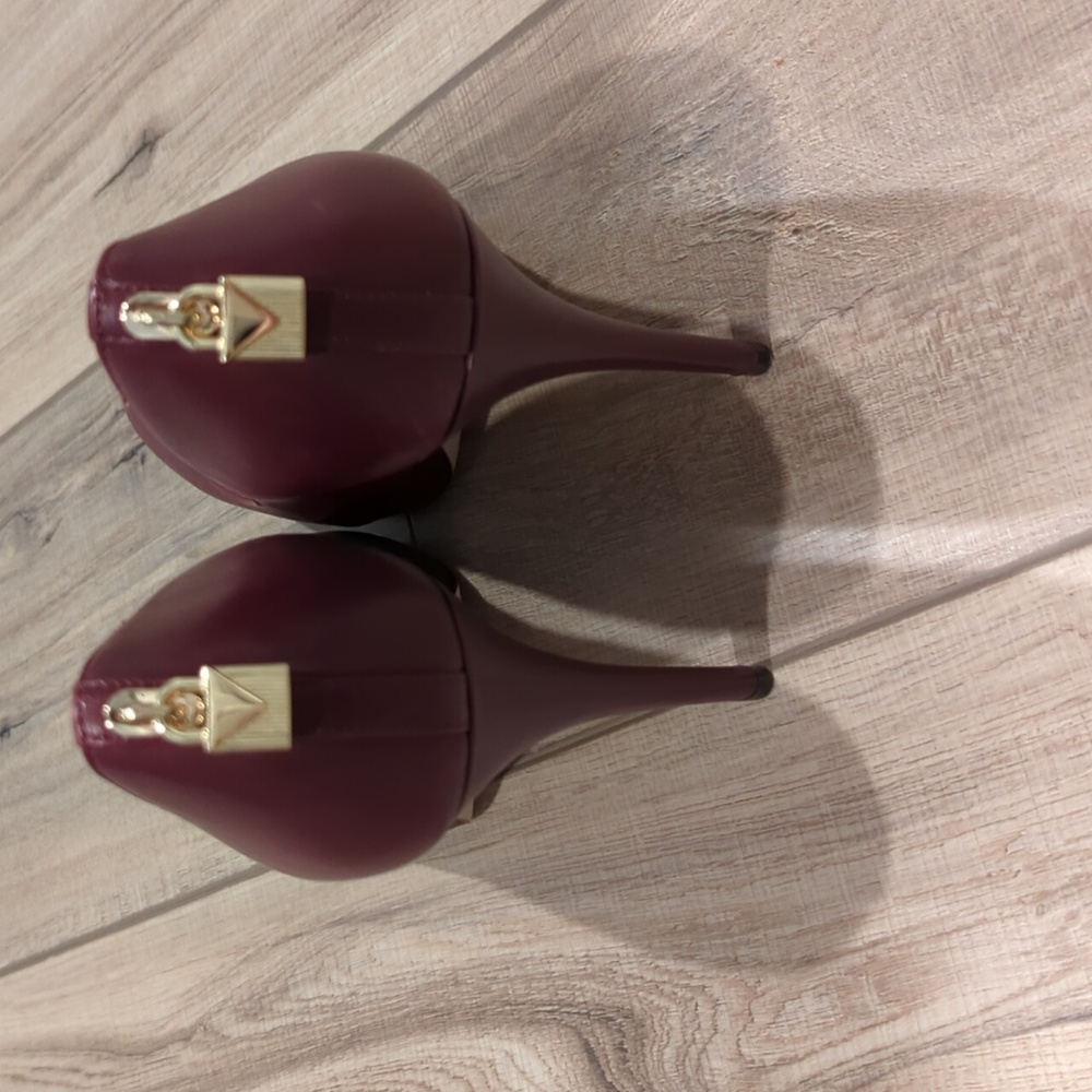 Michael Kors Heels - Picture 2 of 4